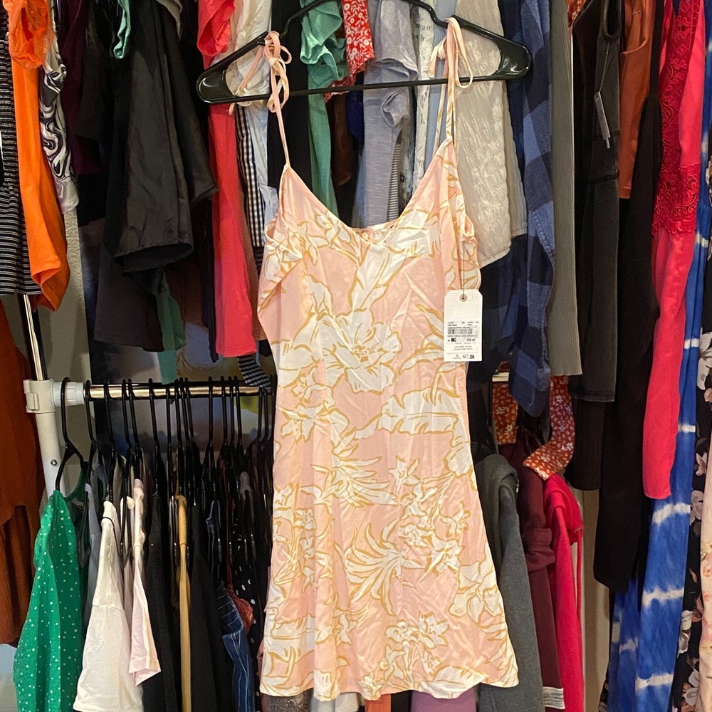 Billabong Pink and Yellow Floral Apparel